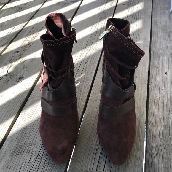 Vince Camuto Heels - Picture 2 of 8